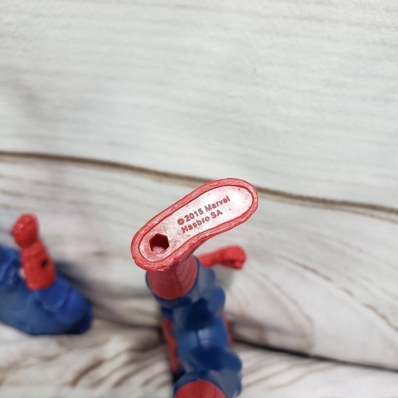 Hasbro Marvel Spiderman & Captain America Posable Action Figures 6 Inch 2015 - Picture 8 of 10
